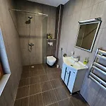 самостоятелна къща планински перли, дом 1 на 5 мин от лифт стойките, пампорово Holiday home