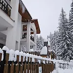 самостоятелна къща планински перли, дом 1 на 5 мин от лифт стойките, пампорово Stoykite