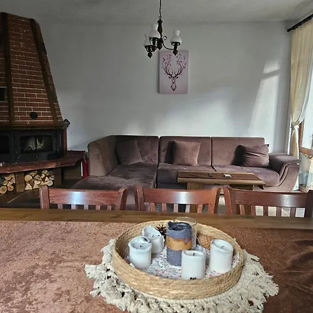 Vakantiehuis самостоятелна къща планински перли, дом 1 на 5 мин от лифт стойките, пампорово *