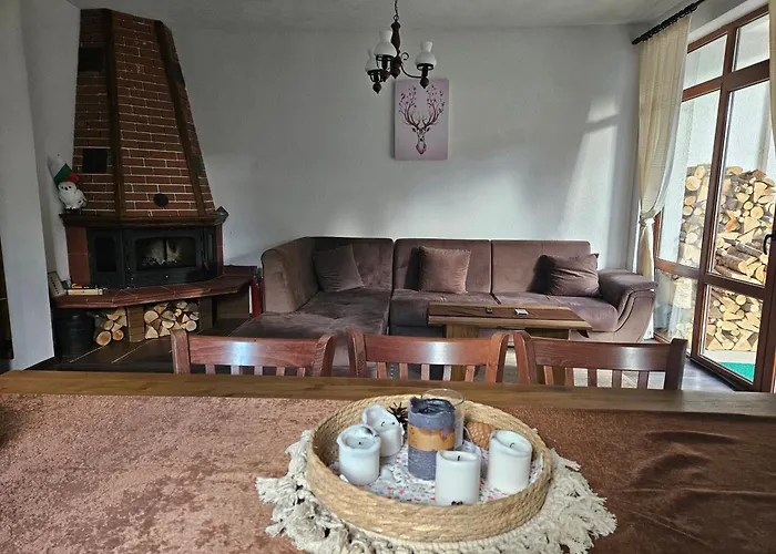 Vakantiehuis самостоятелна къща планински перли, дом 1 на 5 мин от лифт стойките, пампорово *