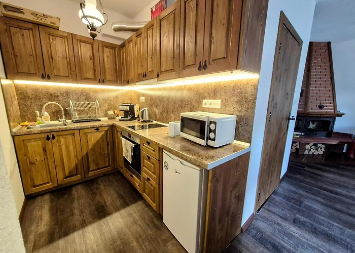 самостоятелна къща планински перли, дом 1 на 5 мин от лифт стойките, пампорово Vakantiehuis