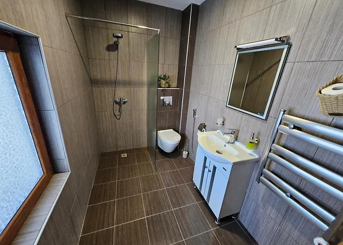 самостоятелна къща планински перли, дом 1 на 5 мин от лифт стойките, пампорово Vakantiehuis